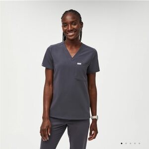 Figs Catarina One-Pocket Scrub Top™ Charcoal